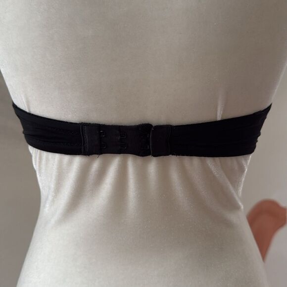 Calvin Klein strapless bra. Size 30c. Black. Padded. Non slip edges. - Picture 3 of 8